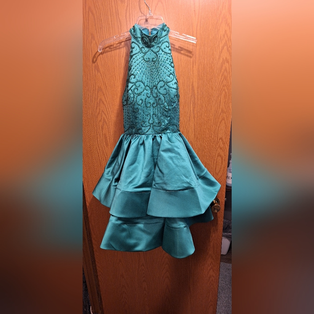 Hebeos Dress - Picture 4 of 13